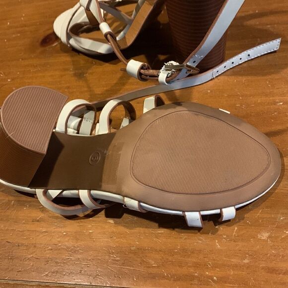 Cato ladies dress shoes. 4inch heal, worn once,size 6 - Picture 7 of 8